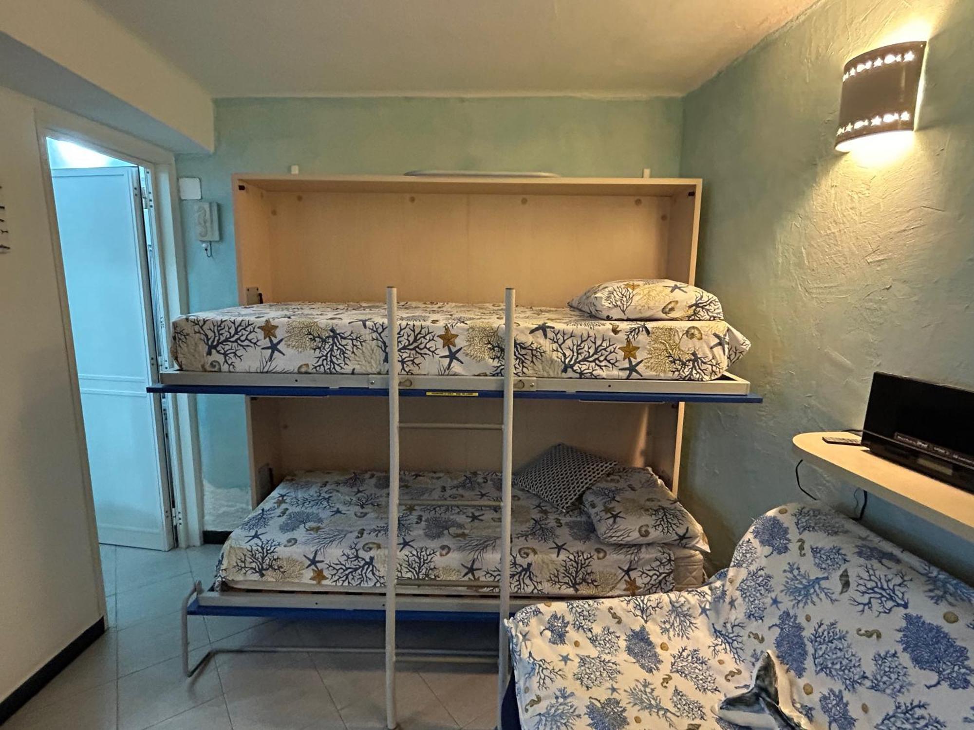 Pippo Cosy Studio Flat With Ac Монтеросо ал Маре Екстериор снимка